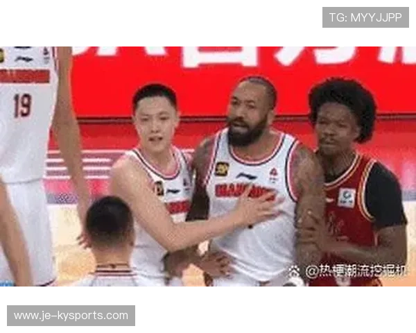 举重赛场再生争议判罚，举重比赛改判